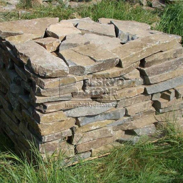 Kamenná dlažba štípaná Andezit nepravidelného tvaru