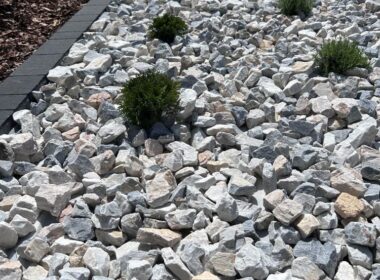 Dekorační drť dolomit azurový 16-32mm realizace