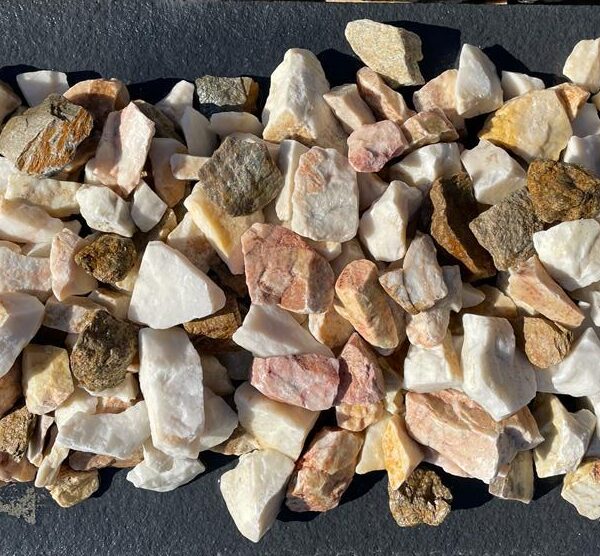 Dekorační kamenná drť dolomit barevný